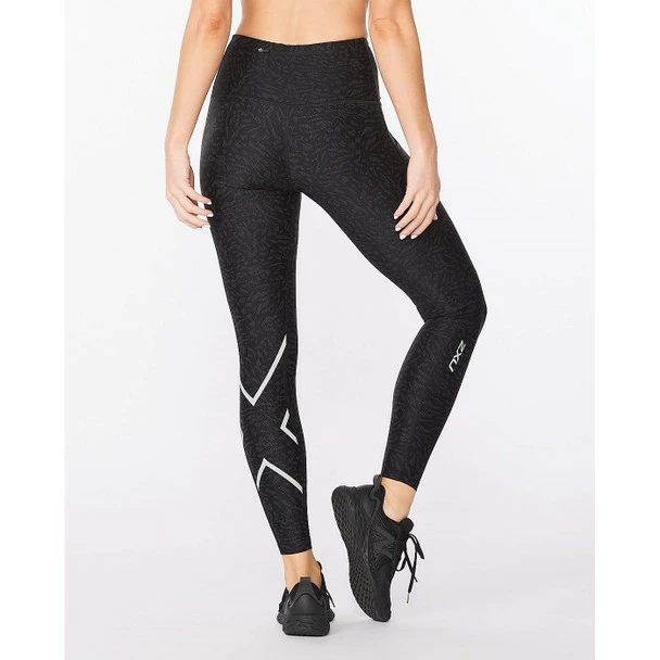 2XU Women's Aero Reflect Hi-Rise Compression Tight - 2021 4 2XU Women's Aero Reflect Hi-Rise Compression Tight - 2021 - Image 2